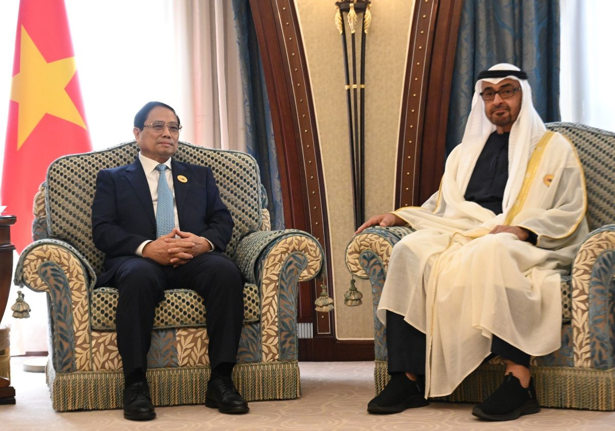 Thủ tướng hội kiến Tổng thống UAE Mohammed bin Zayed Al Nahyan. Thủ tướng hội kiến Tổng thống UAE Mohammed bin Zayed Al Nahyan.