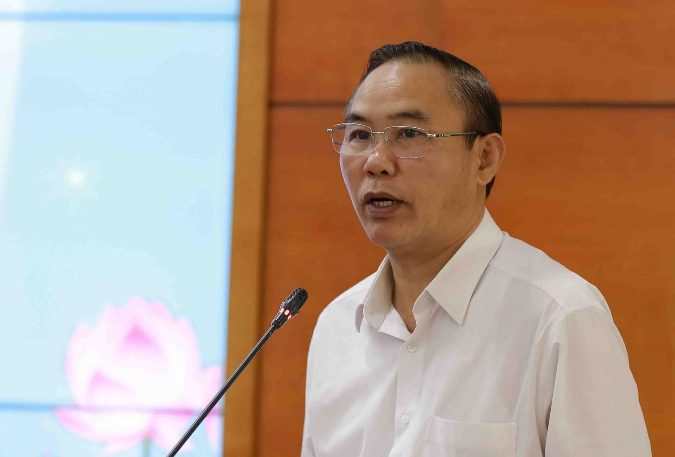 Thủ tướng bổ nhiệm lại ông Phùng Đức Tiến giữ chức Thứ trưởng Bộ Nông nghiệp và Phát triển nông thôn.