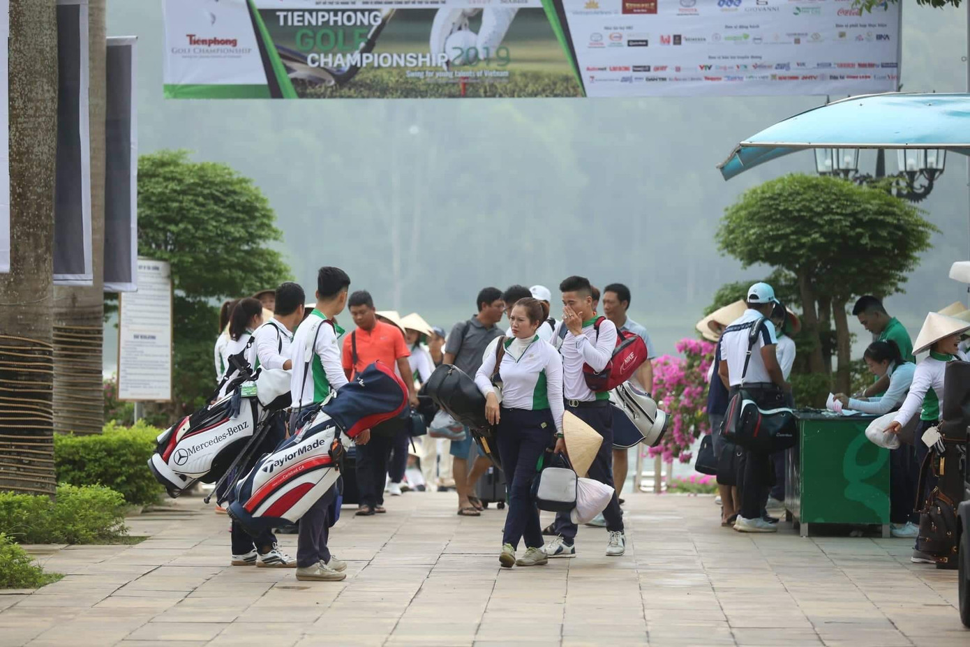 Ai là nhà vô địch Tiền Phong Golf Championship mùa thứ ba? ảnh 45
