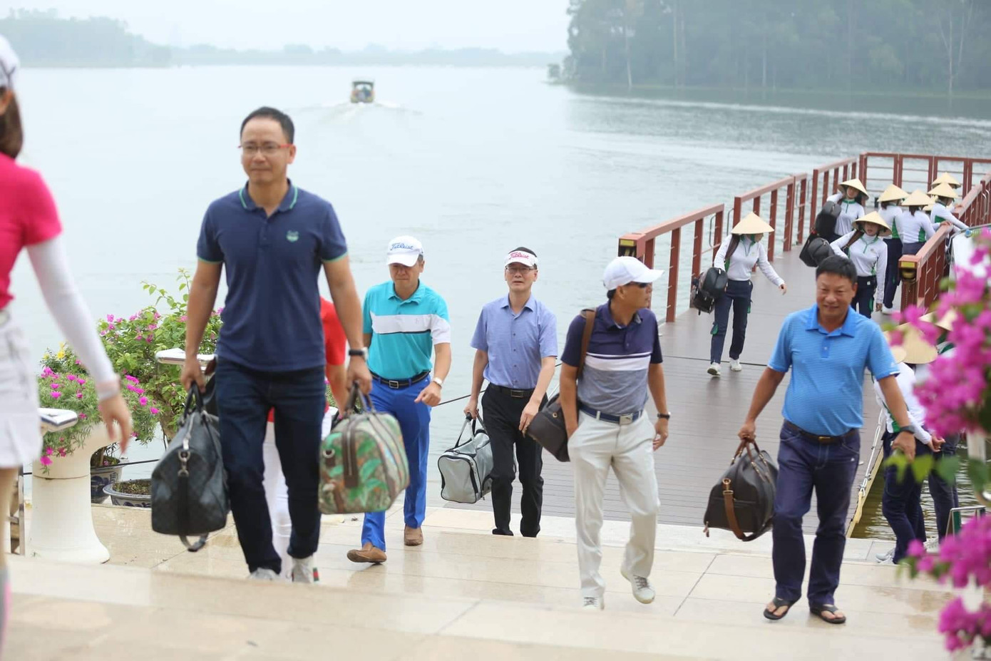 Ai là nhà vô địch Tiền Phong Golf Championship mùa thứ ba? ảnh 40