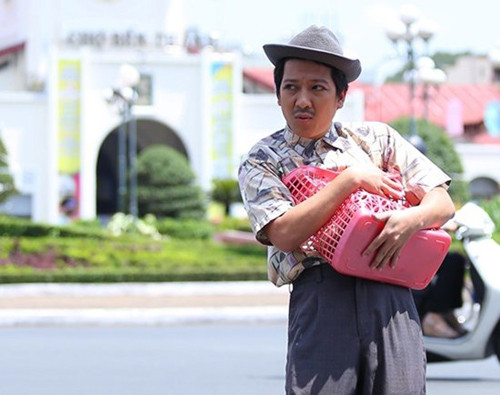 Trước khi nổi tiếng, sao Việt từng làm lơ xe, bán lông gà lông vịt ảnh 1