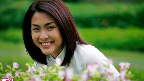 Trước khi nổi tiếng, sao Việt từng làm lơ xe, bán lông gà lông vịt ảnh 2