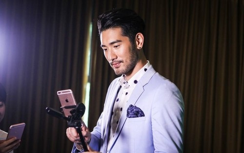 Đôi tình nhân 'Lịch Xuyên - Tiểu Thu' gây sốt khi xuất hiện ngoài đời thật ảnh 10