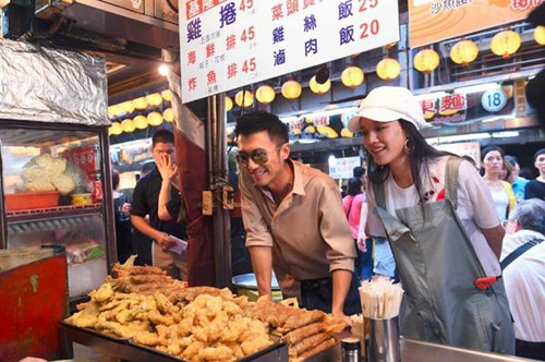 Thư Kỳ - Tạ Đình Phong xắn tay áo… làm nông dân ảnh 5