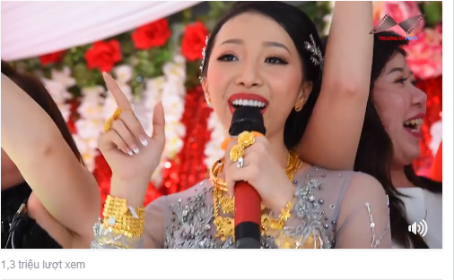 Cô dâu Hậu Giang đeo 1 kg vàng