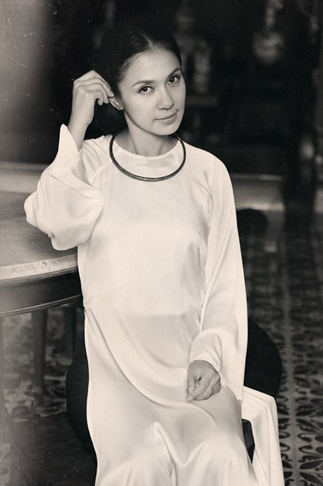 Người đẹp Tây Đô Việt Trinh qua ảnh