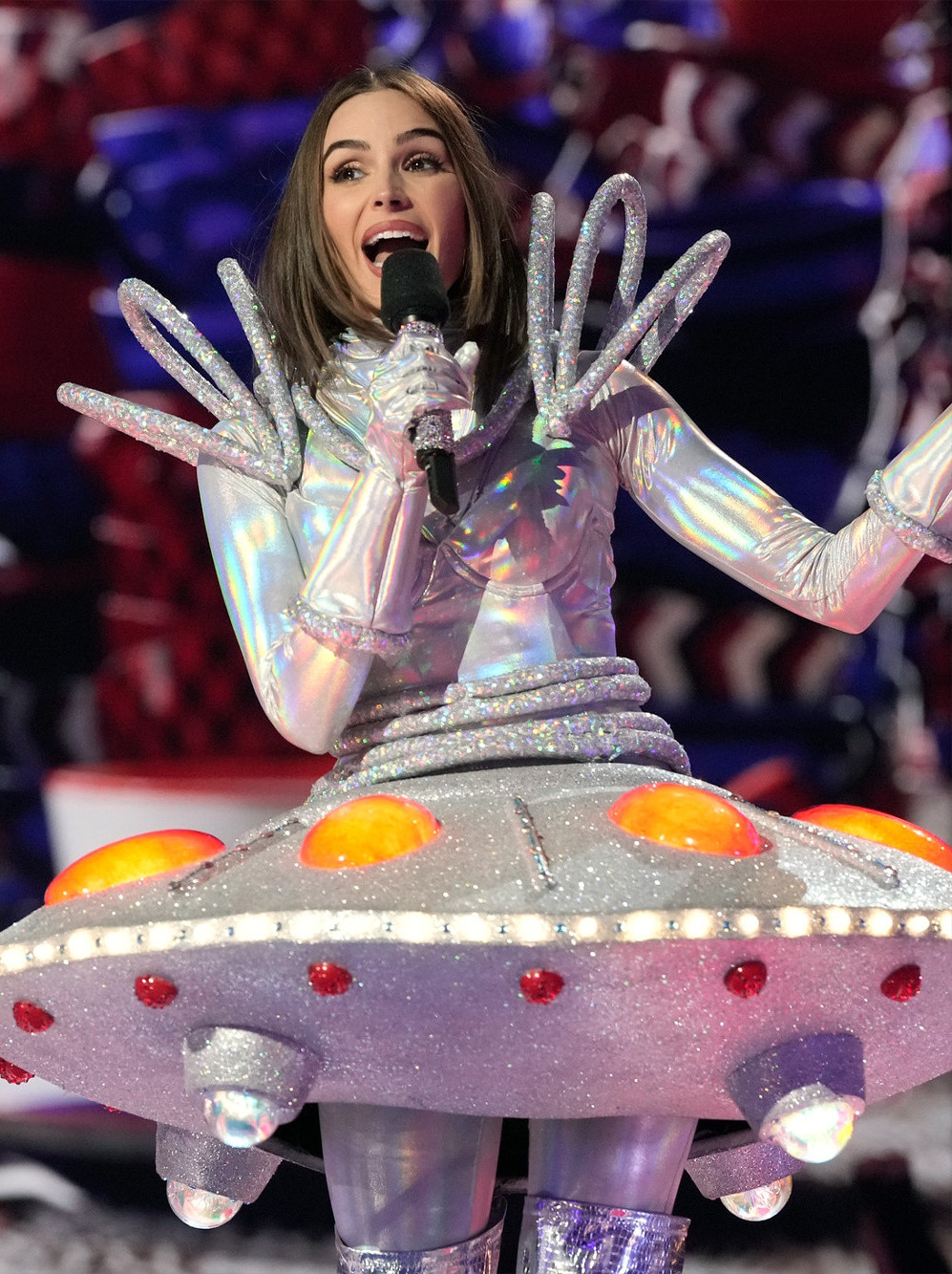 Hình ảnh của Olivia Culpo trong chương trình The Masked Singer Mỹ.