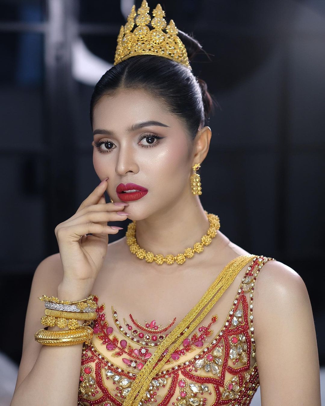 Nếu giành chiến thắng tại Hoa hậu Hòa bình Campuchia 2023, Koy Anna đại diện quốc gia sang Việt Nam tranh tài tại Hoa hậu Hòa bình Quốc tế 2023 tổ chức vào tháng 10.