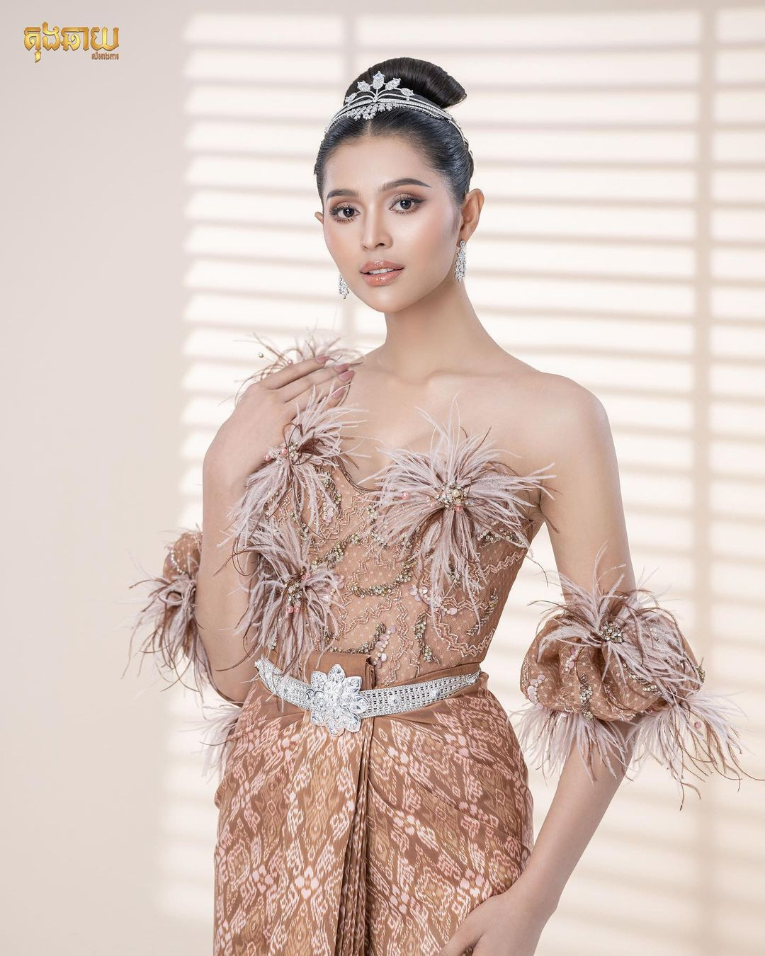 Hiện tại, Koy Anna là một trong những thí sinh nhận được chú ý nhiều nhất tại Hoa hậu Hòa bình Campuchia 2023. Nhiều khán giả nhận định người đẹp giành được vị trí cao trong đêm chung kết.