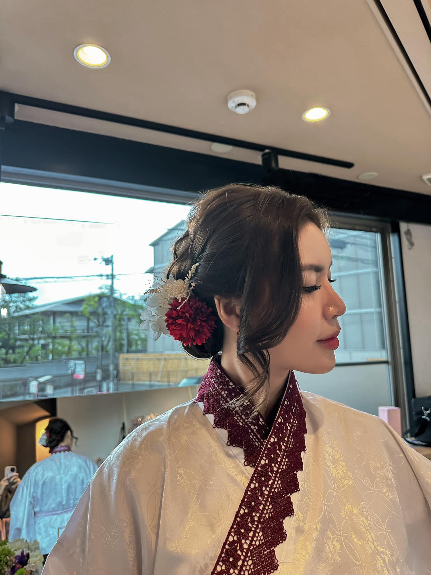 Người đẹp Minh Tú đang có kỳ nghỉ lễ ở Nhật Bản. Cô thích thú khi mặc kimono đi thăm thú cảnh vật ở đây. Người đẹp Minh Tú đang có kỳ nghỉ lễ ở Nhật Bản. Cô thích thú khi mặc kimono đi thăm thú cảnh vật ở đây.