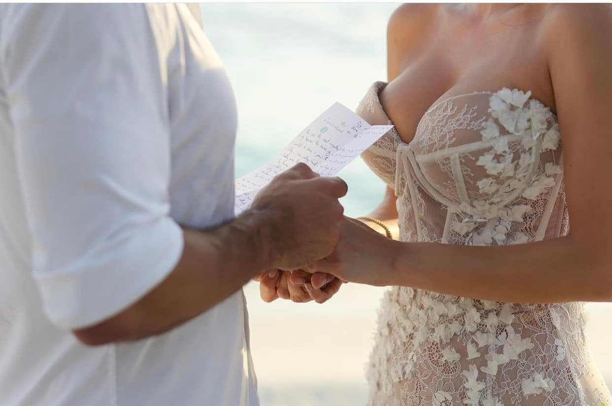 Jeremy Jauncey và Pia Wurtzbach đều bật khóc trong giây phút nói lời thề nguyền. Pia và bạn trai công khai mối quan hệ tình cảm vào tháng 6/2020. Hồi tháng 5/2022, Pia Wurtzbach được Jeremy Jauncey cầu hôn trong khung cảnh lãng mạn ở Philippines.