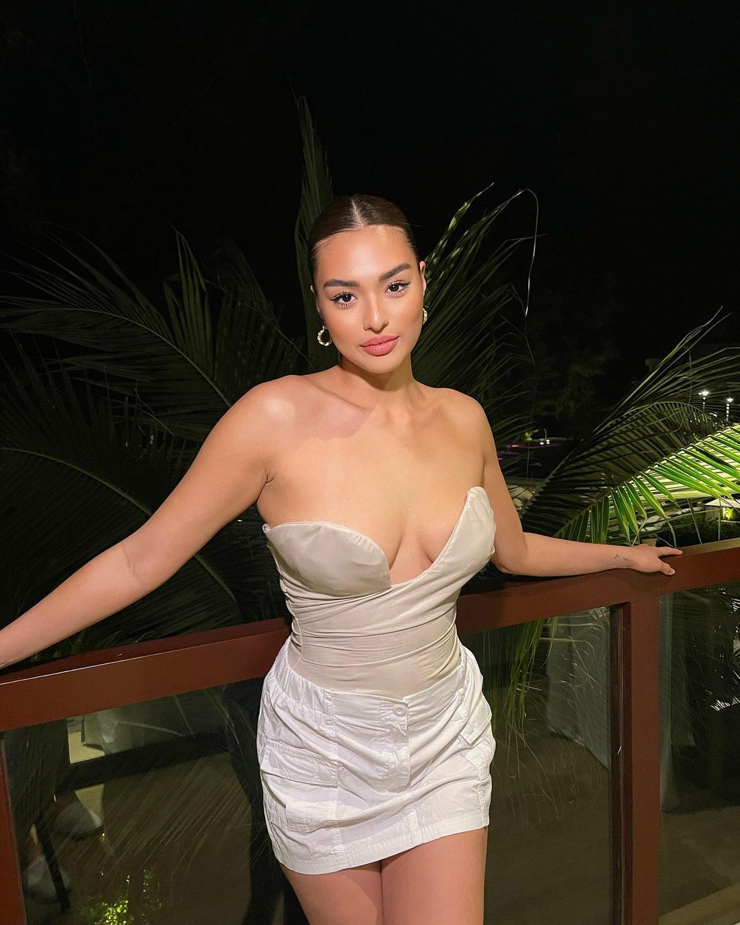 Người đẹp cho biết cô từng có ý định tự tử giống như Cheslie Kryst - Hoa hậu Mỹ 2019 qua đời vào ngày 30/1/2022. May mắn là Anchilee vực dậy được tinh thần, từ bỏ suy nghĩ cực đoan.