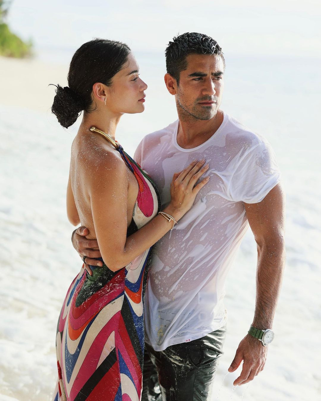 Trước khi kết hôn cùng Jeremy Jauncey, Pia nổi tiếng là mỹ nhân đa tình và từng công khai chuyện tình yêu với nhiều người như Mikhail Varshavski - được tờ People bình chọn là &quot;Bác sĩ đẹp trai nhất thế giới 2015&quot; hay Marlon Stockinger - tay đua xe công thức đình đám của Philippines.