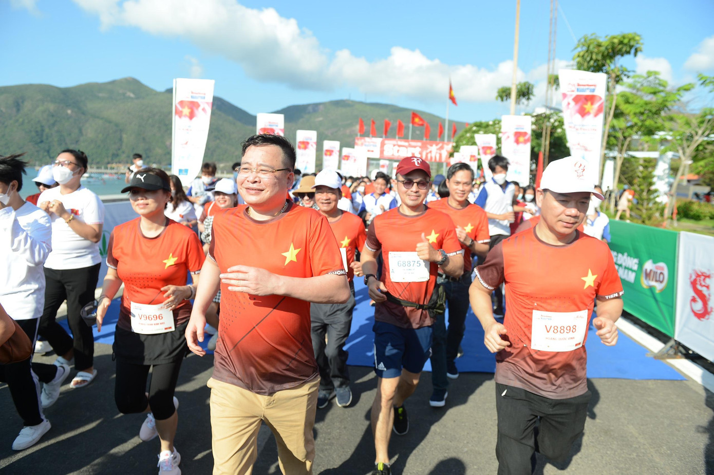 Chạy đồng hành cùng Tiền Phong Marathon 2022 ảnh 30