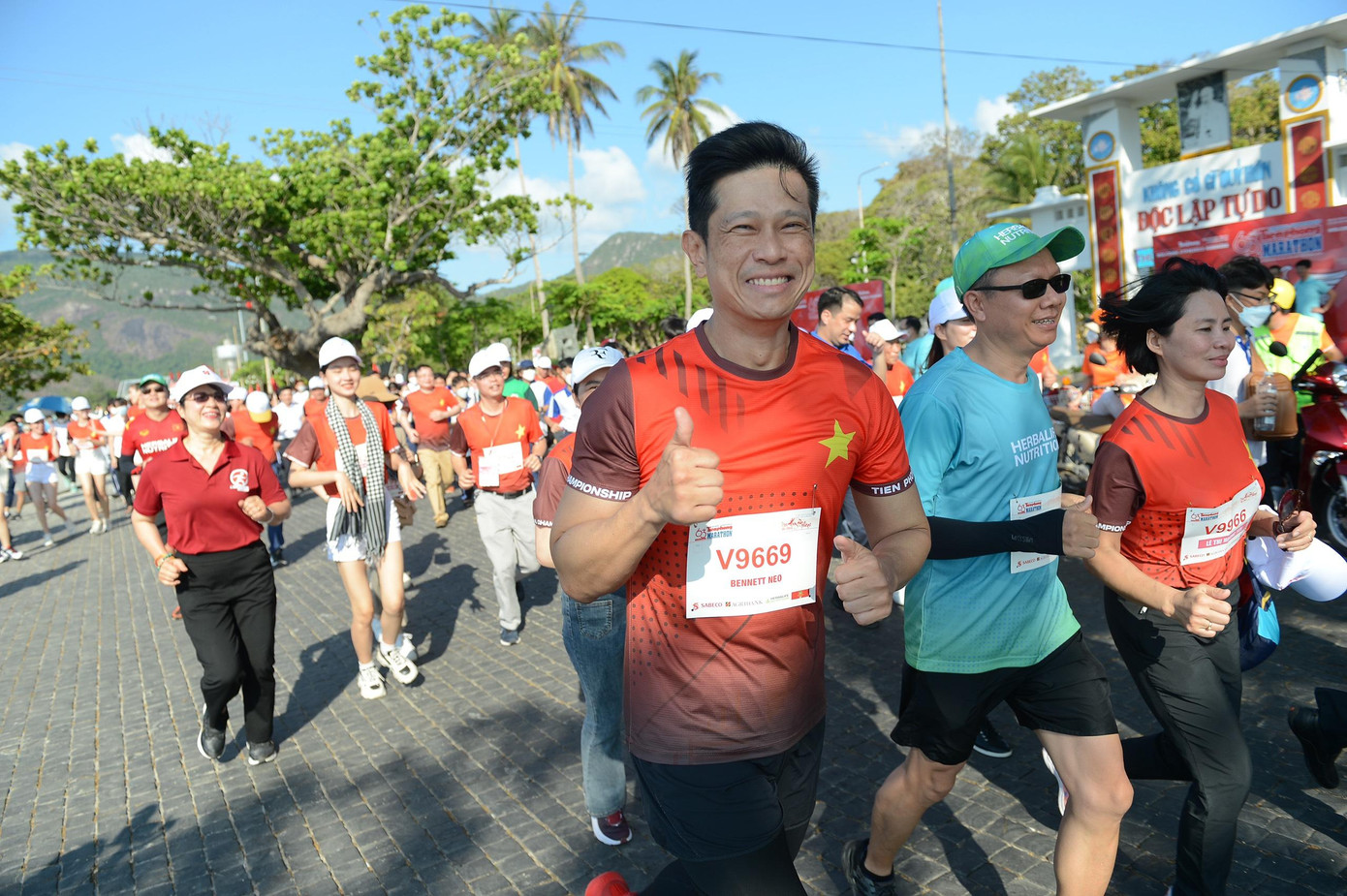 Chạy đồng hành cùng Tiền Phong Marathon 2022 ảnh 29