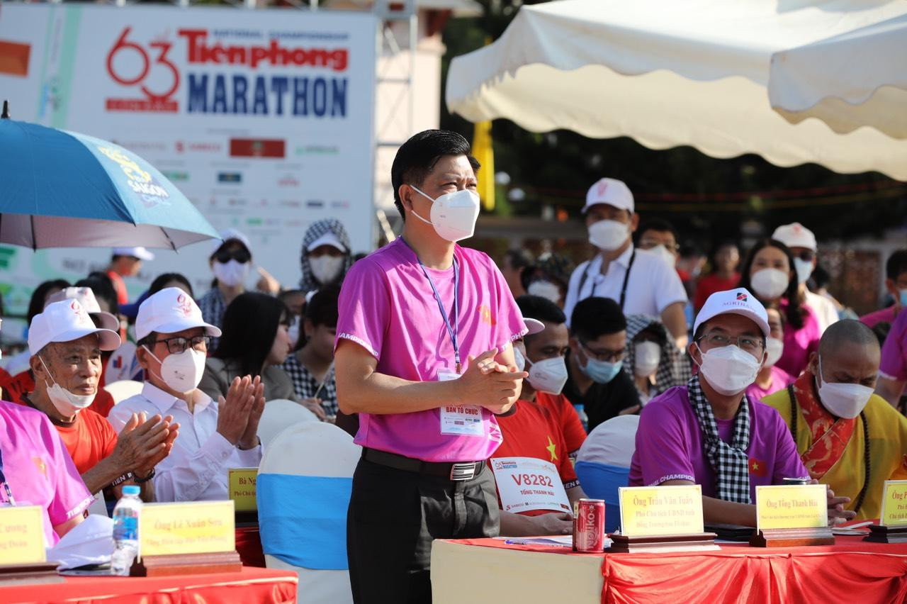 Chạy đồng hành cùng Tiền Phong Marathon 2022 ảnh 18