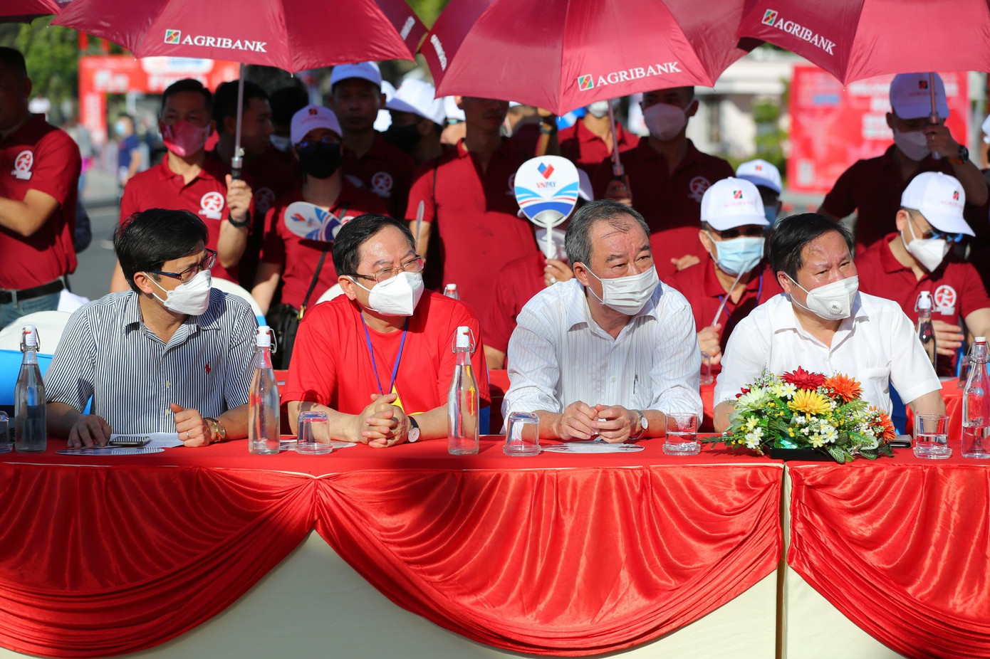 Thượng cờ Tổ quốc ở Côn Đảo linh thiêng ảnh 39 Thượng cờ Tổ quốc ở Côn Đảo linh thiêng ảnh 39