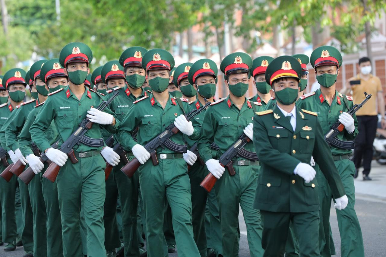 Thượng cờ Tổ quốc ở Côn Đảo linh thiêng ảnh 12 Thượng cờ Tổ quốc ở Côn Đảo linh thiêng ảnh 12