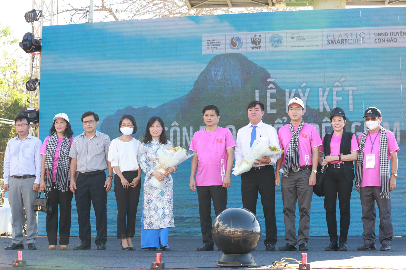 Thượng cờ Tổ quốc ở Côn Đảo linh thiêng ảnh 41 Thượng cờ Tổ quốc ở Côn Đảo linh thiêng ảnh 41