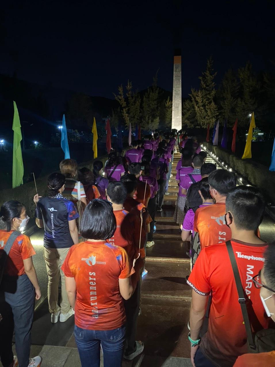 Dâng hương, thắp nến tri ân các bậc tiền nhân ảnh 29 Dâng hương, thắp nến tri ân các bậc tiền nhân ảnh 29