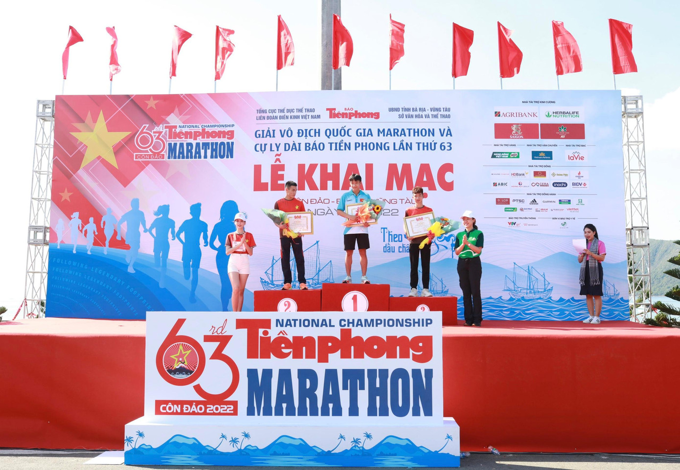 Trao giải 10km nam trẻ