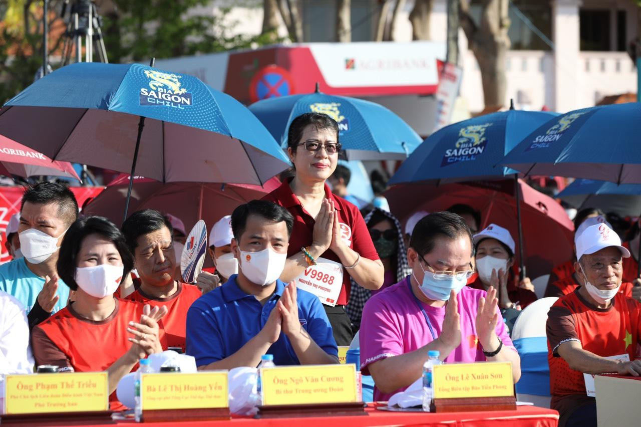 Chạy đồng hành cùng Tiền Phong Marathon 2022 ảnh 21