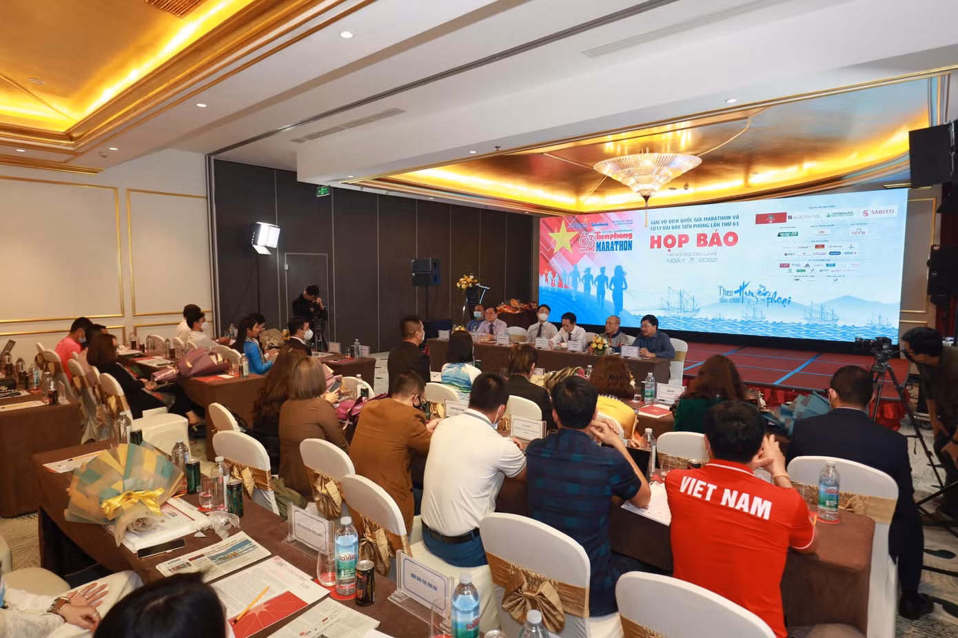 Theo dấu chân huyền thoại ảnh 33 Theo dấu chân huyền thoại ảnh 33