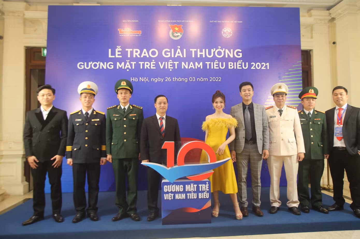Tôn vinh những tấm gương có sức lan tỏa mạnh mẽ trong cộng đồng ảnh 7 Tôn vinh những tấm gương có sức lan tỏa mạnh mẽ trong cộng đồng ảnh 7