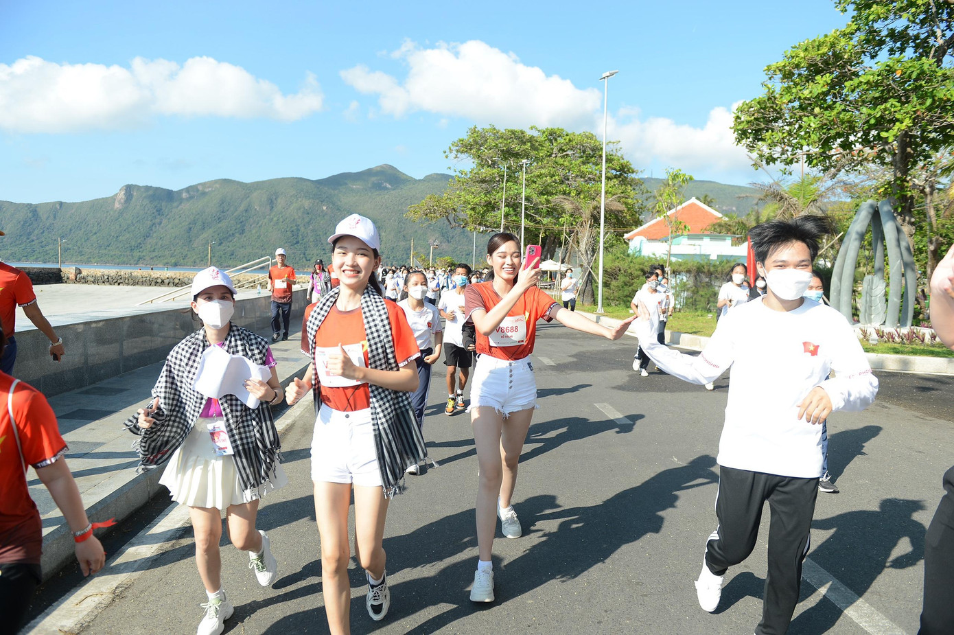 Chạy đồng hành cùng Tiền Phong Marathon 2022 ảnh 33
