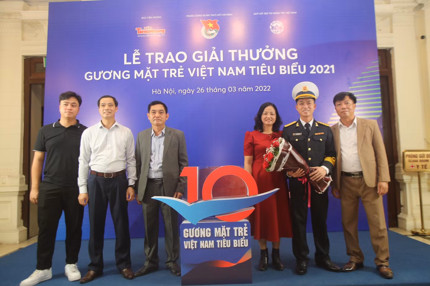 Tôn vinh những tấm gương có sức lan tỏa mạnh mẽ trong cộng đồng ảnh 6 Tôn vinh những tấm gương có sức lan tỏa mạnh mẽ trong cộng đồng ảnh 6