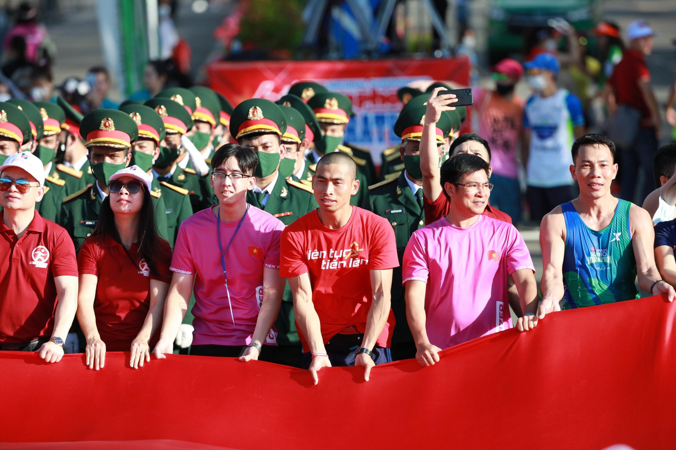 Thượng cờ Tổ quốc ở Côn Đảo linh thiêng ảnh 22 Thượng cờ Tổ quốc ở Côn Đảo linh thiêng ảnh 22