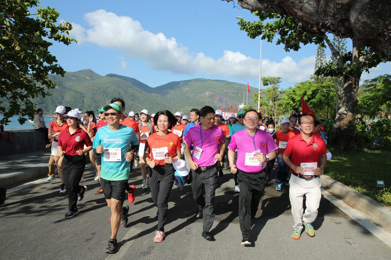 Chạy đồng hành cùng Tiền Phong Marathon 2022 ảnh 31