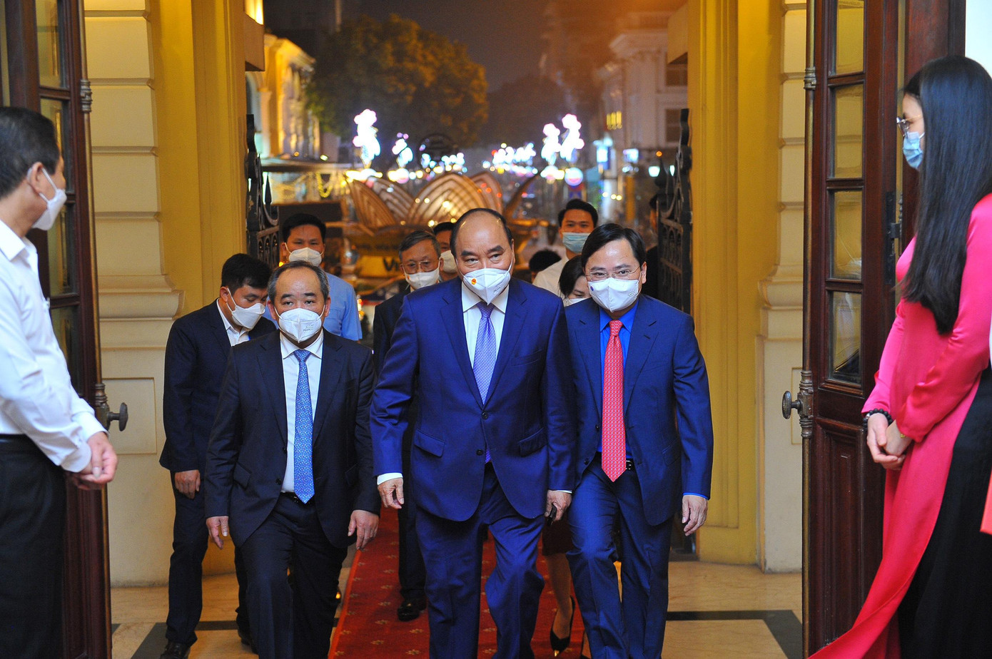 Chủ tịch nước Nguyễn Xuân Phúc dự lễ tuyên dương Gương mặt trẻ Việt Nam tiêu biểu năm 2021