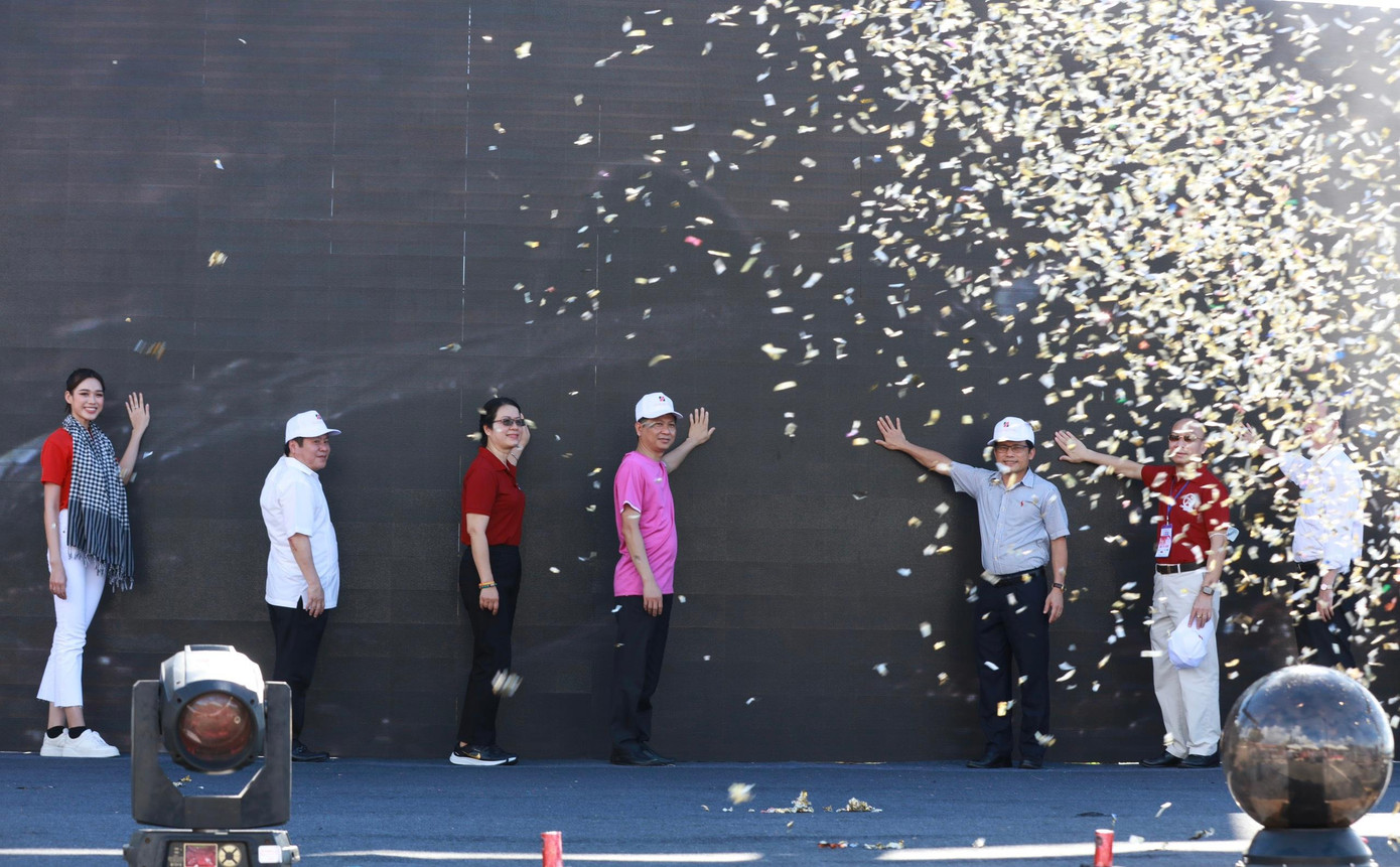 Thượng cờ Tổ quốc ở Côn Đảo linh thiêng ảnh 46 Thượng cờ Tổ quốc ở Côn Đảo linh thiêng ảnh 46