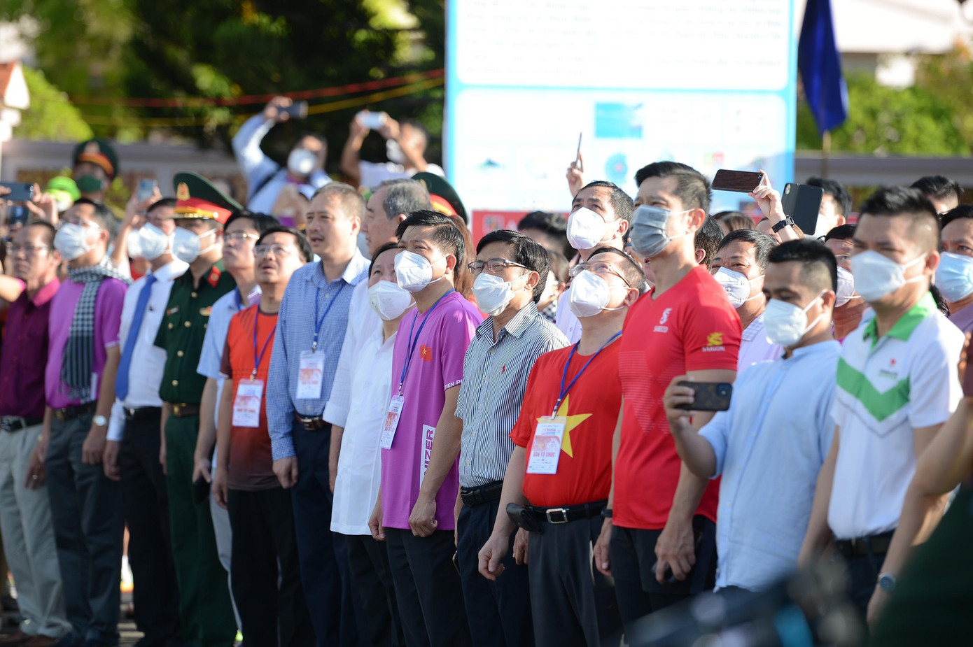 Thượng cờ Tổ quốc ở Côn Đảo linh thiêng ảnh 14 Thượng cờ Tổ quốc ở Côn Đảo linh thiêng ảnh 14