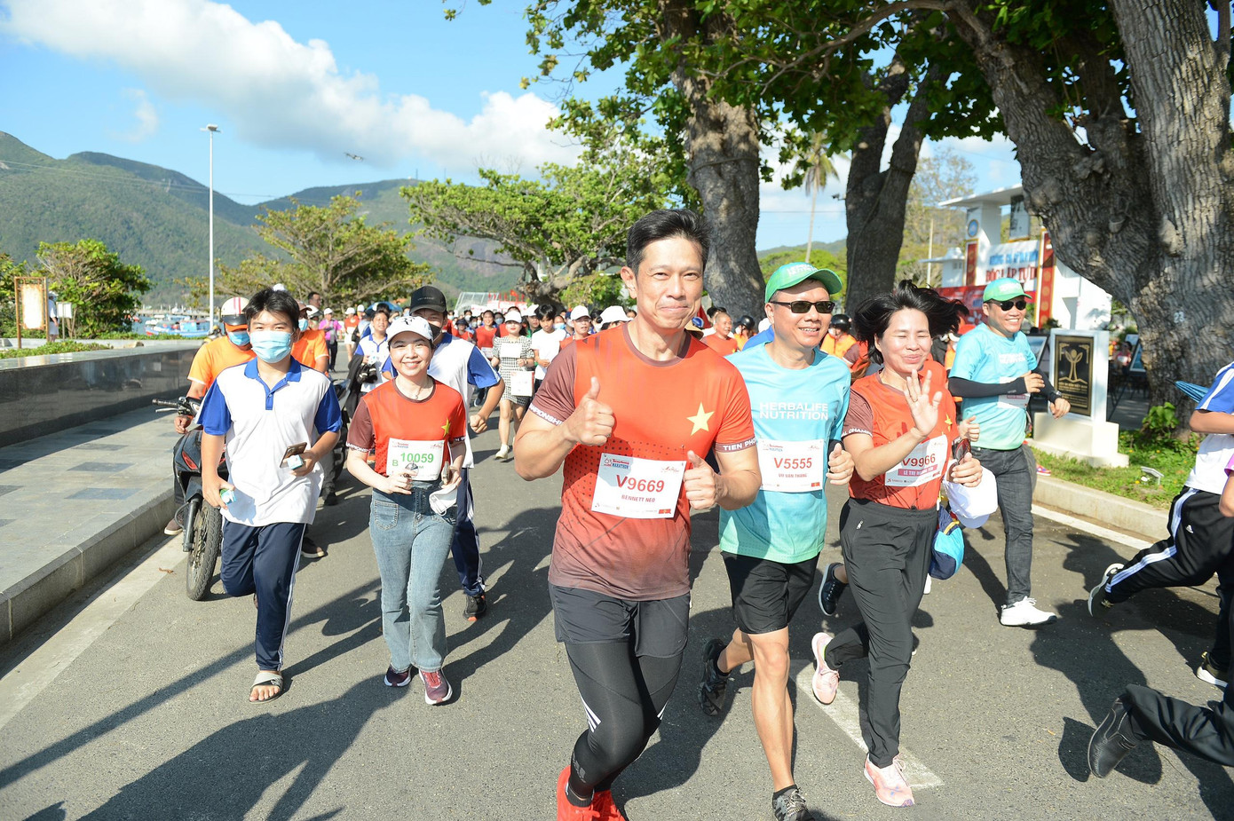 Chạy đồng hành cùng Tiền Phong Marathon 2022 ảnh 28