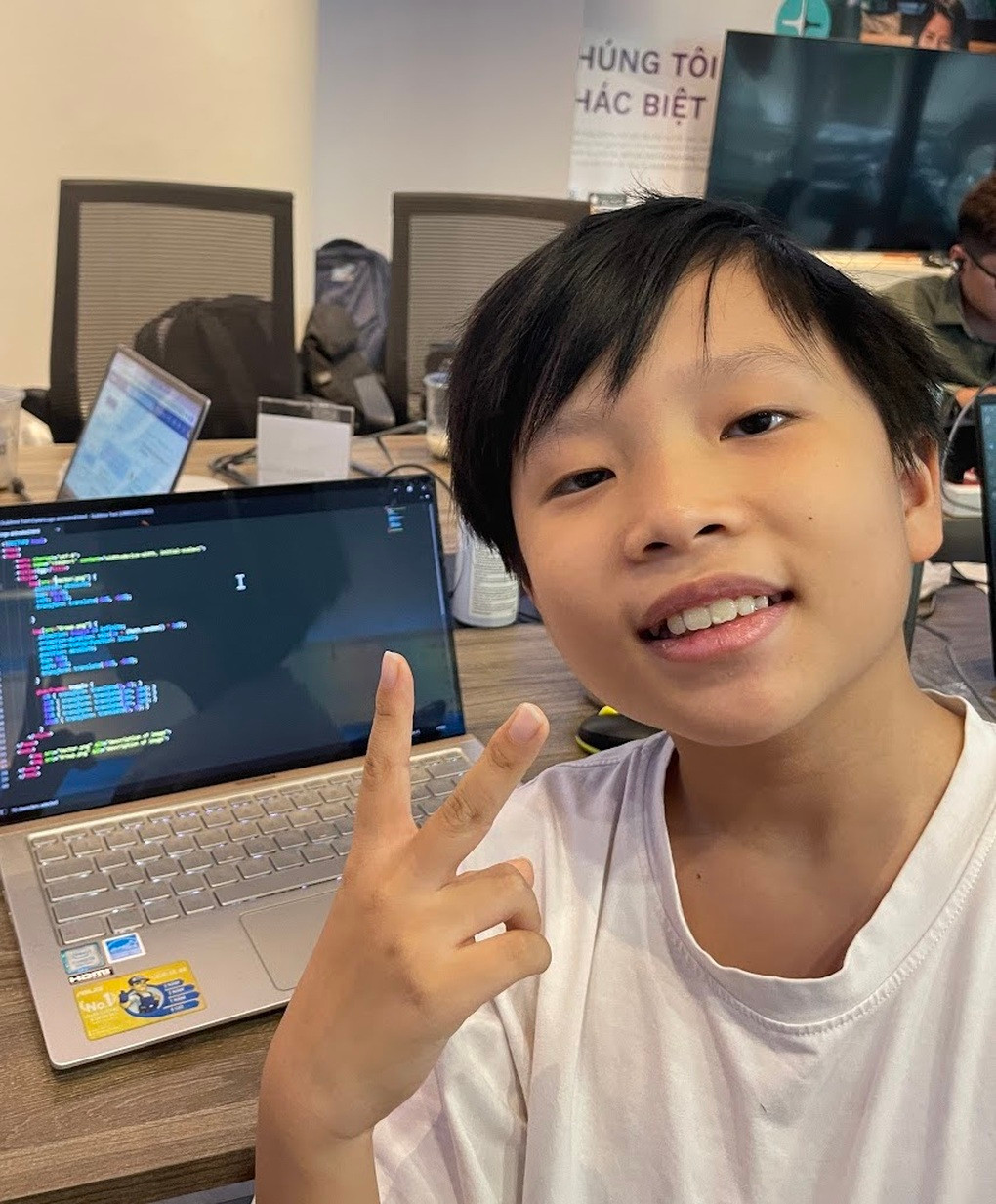 Bé Nam Long nhận được sự chú ý của dân mạng khi đảm nhận vai trò Giám đốc Tăng trưởng tại một công ty ở tuổi 13. Ảnh: Gia đình cung cấp Bé Nam Long nhận được sự chú ý của dân mạng khi đảm nhận vai trò Giám đốc Tăng trưởng tại một công ty ở tuổi 13. Ảnh: Gia đình cung cấp