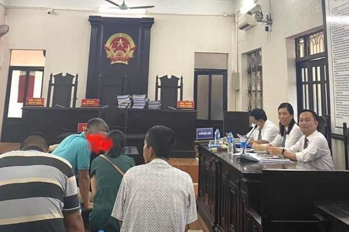 Bị cáo Nguyễn Tràng Thắng (áo xanh) tại toà. Bị cáo Nguyễn Tràng Thắng (áo xanh) tại toà.