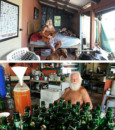 Robinson Crusoe này còn có thể tự sản xuất bia trong ngôi nhà trên đảo. Robinson Crusoe này còn có thể tự sản xuất bia trong ngôi nhà trên đảo