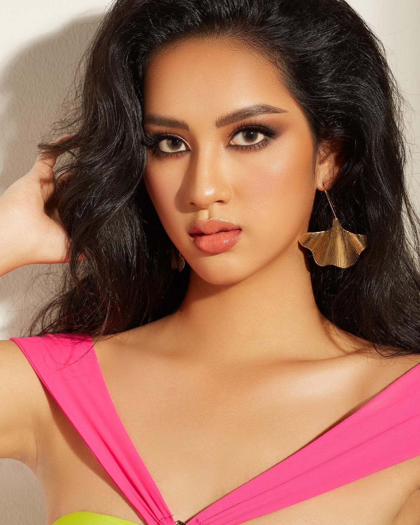 Tường Vy từng tham gia cuộc thi Hoa khôi trường Đại học Nam Cần Thơ 2020 và may mắn được giải Hoa khôi. Cô cũng thuộc Top thí sinh có chiều cao nổi bật tại Hoa hậu Việt Nam 2020.