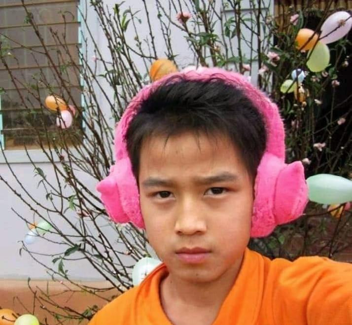 Mới đây, Hoa hậu Đỗ Thị Hà chia sẻ loạt ảnh ngày bé nhân dịp Quốc tế thiếu nhi 1/6 thu hút sự quan tâm của khán giả.