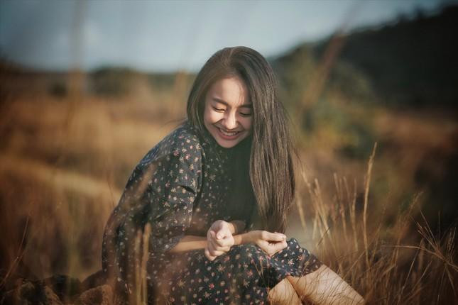 Hoàng Hà từng chia sẻ, để vào vai Dao Ánh, cô đã giảm khoảng 2-3kg để phù hợp với hình ảnh thiếu nữ mảnh mai những năm 1960. Bên cạnh đó, Hoàng Hà còn tập hát. Trong phim, gia đình Dao Ánh là người Huế gốc Hà Nội, Hoàng Hà cũng là người Hà Nội, vì thế, cô nàng không cần tập luyện để thay đổi giọng như những diễn viên khác mà giữ được giọng thật nhẹ nhàng, truyền cảm của mình.