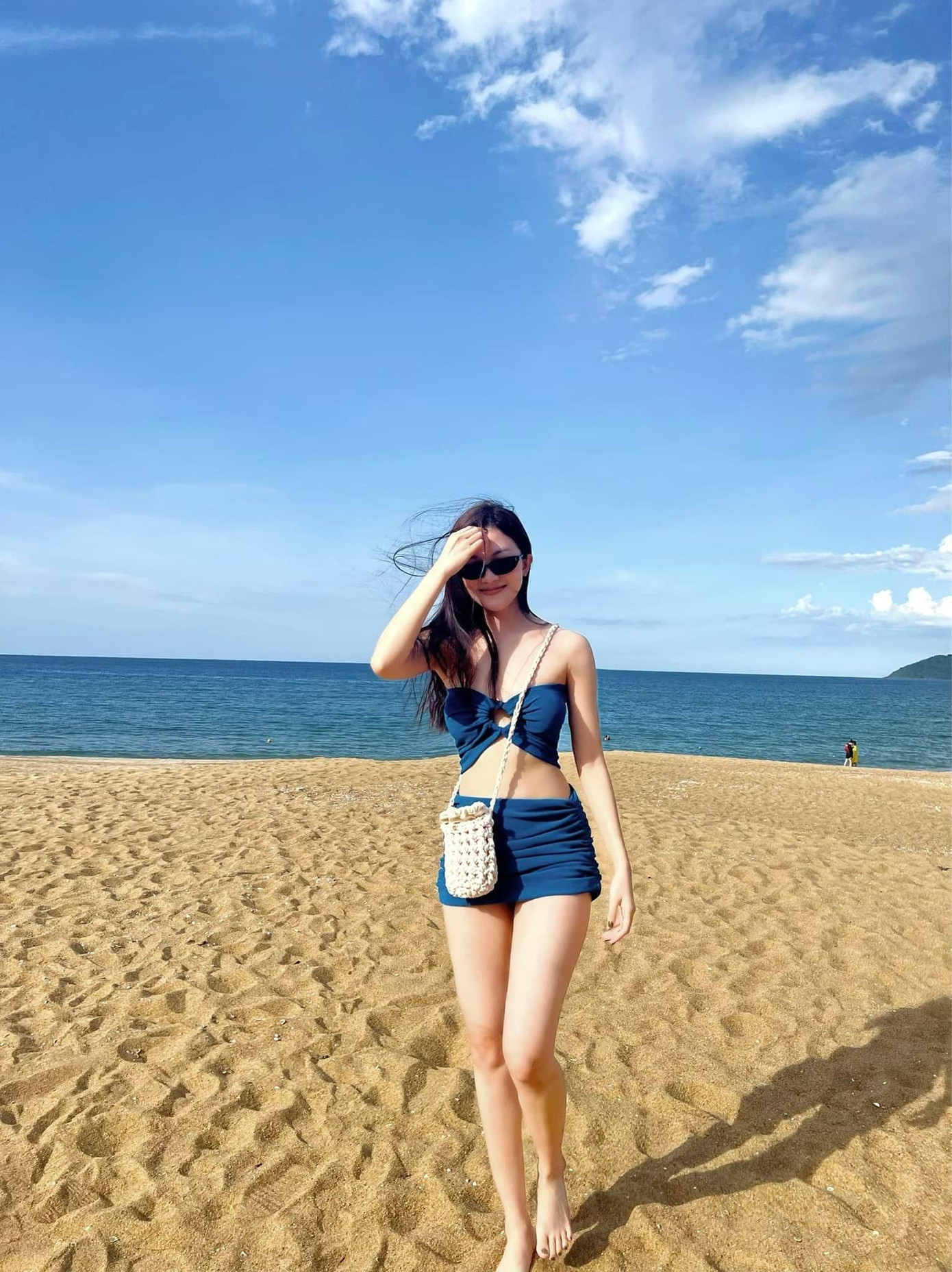 Lương Thanh sinh năm 1996, từng là thủ khoa đầu vào của Đại học Sân khấu Điện ảnh. Cô gây ấn tượng bởi vẻ đẹp trong trẻo, thơ ngây và làn da trắng.