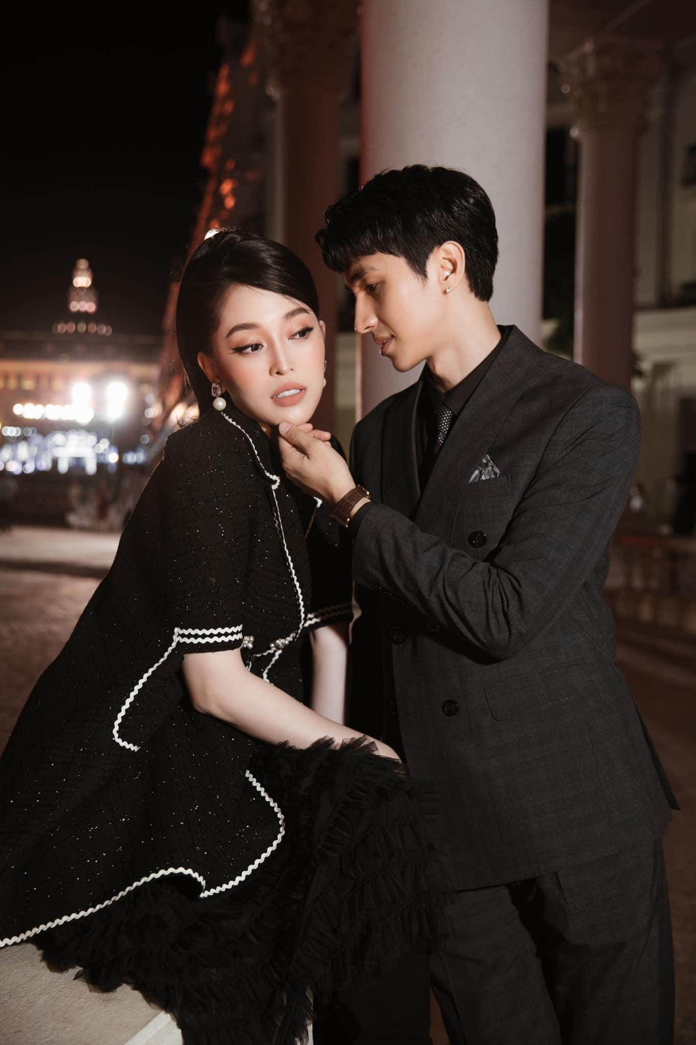 Những khoảnh khắc "tình bể bình" của cặp đôi khiến nhiều người hâm mộ "lụi tim".