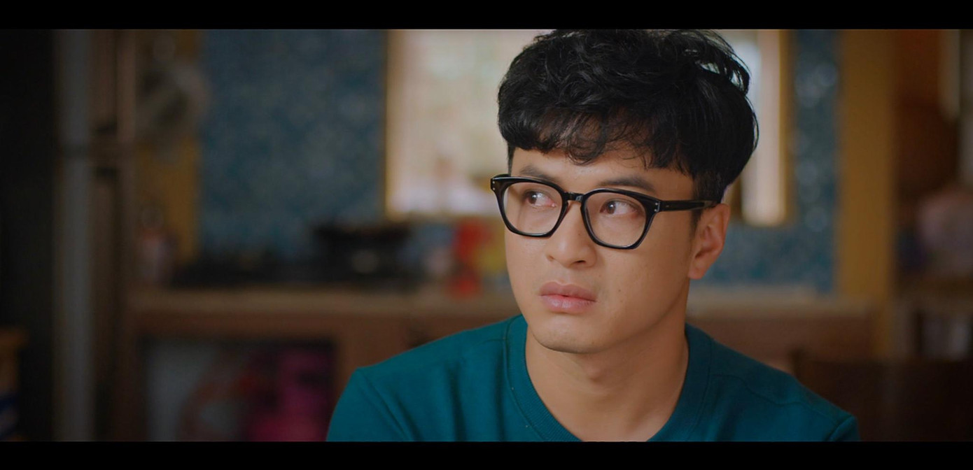 Đức xấu hổ trước những lỗi lầm của chị gái và mong muốn được Khánh tha thứ, chấp nhận quay về đoàn tụ. Đức xấu hổ trước những lỗi lầm của chị gái và mong muốn được Khánh tha thứ, chấp nhận quay về đoàn tụ.