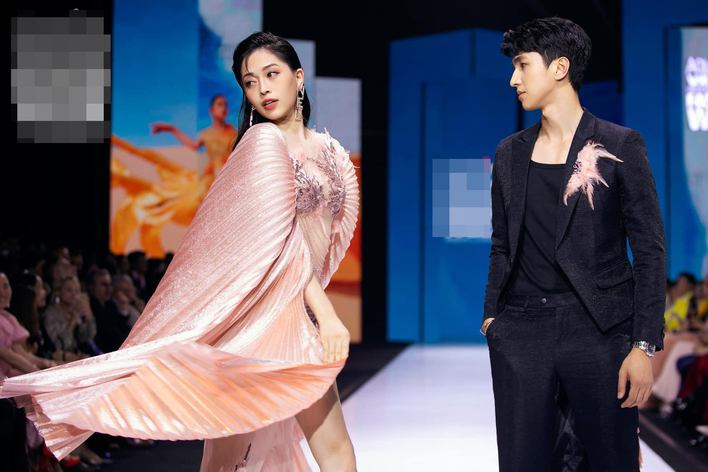 Kể từ khi công khai hẹn hò, cặp đôi thường xuyên xuất hiện tay trong tay trong các sự kiện giải trí cũng như cùng trình diễn thời trang.