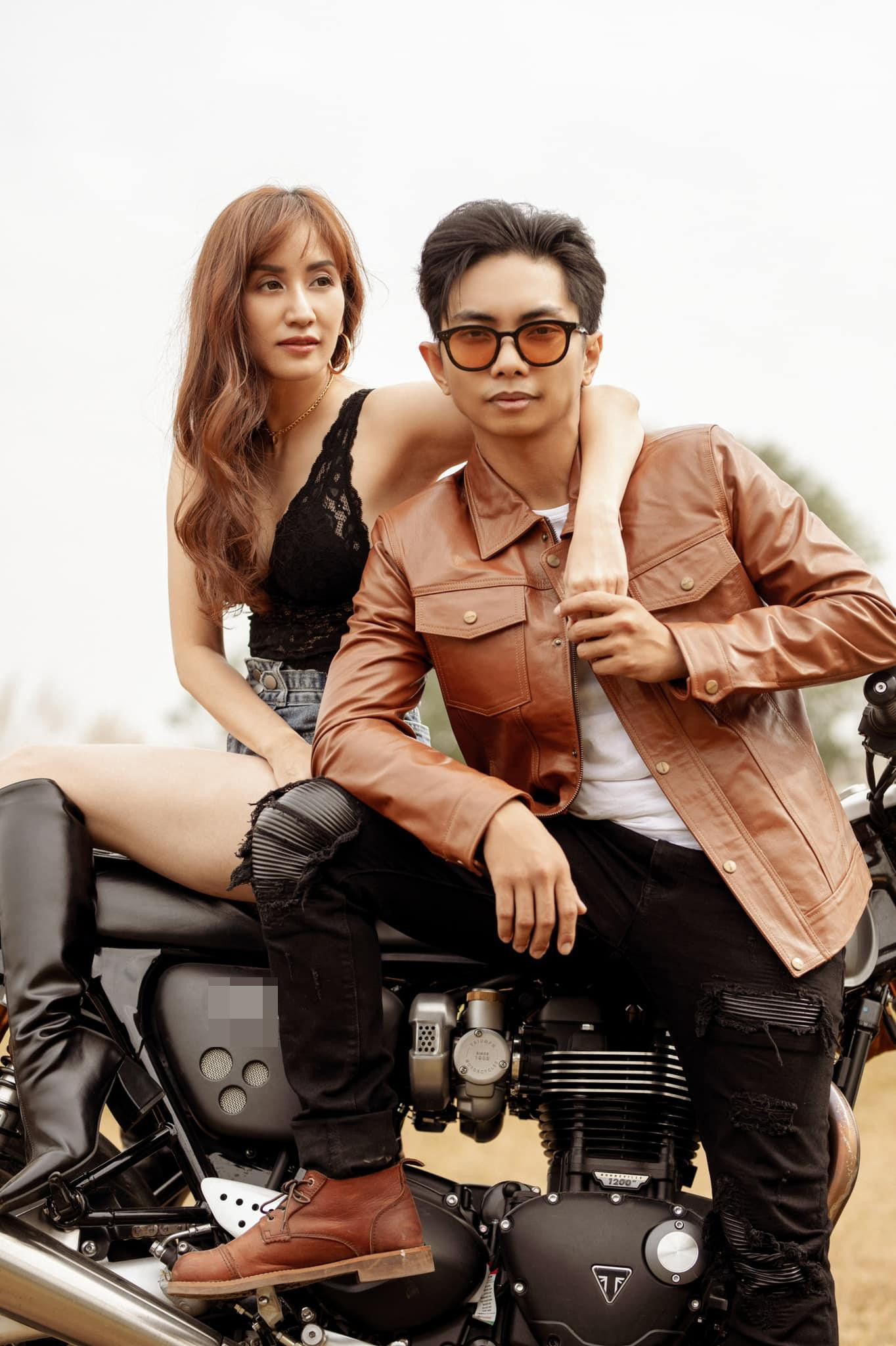 Cách đây không lâu, hình ảnh Khánh Thi đi thử váy cưới khiến khán giả không khỏi phấn khích và hồi hộp mong chờ.