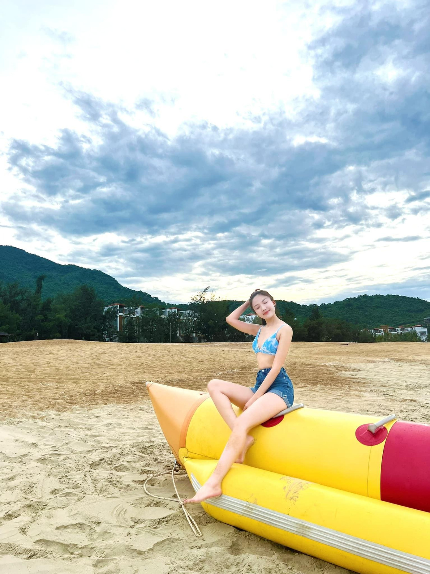 Lương Thanh từng gây ấn tượng trong một số vai diễn trên các phim truyền hình như: Cả một đời ân oán, Những cô gái trong thành phố, Hoa hồng trên ngực trái...