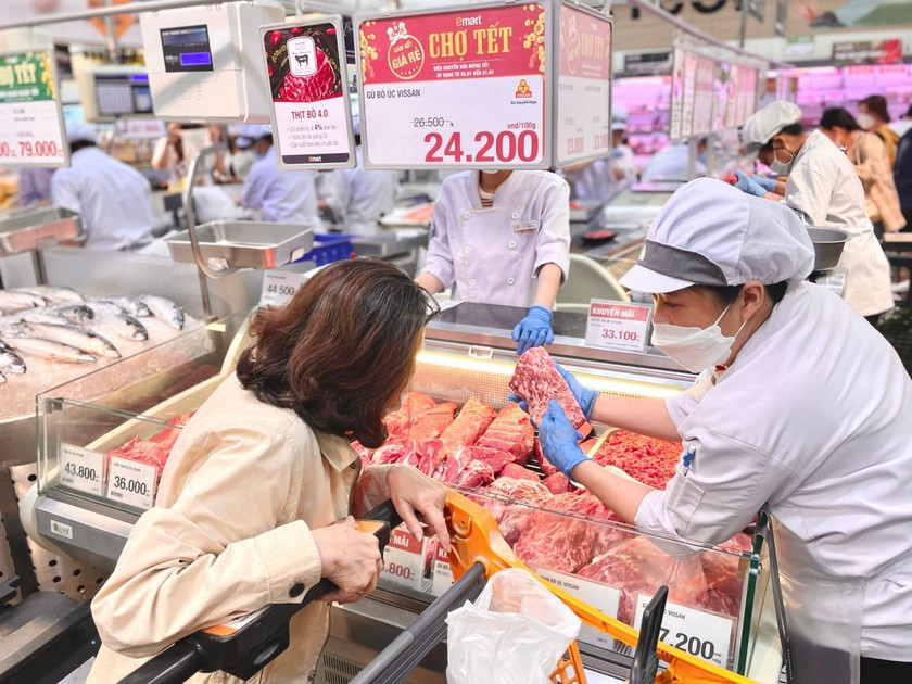 Doanh nghiệp tăng tốc chuẩn bị sớm hàng dịp Tết. Doanh nghiệp tăng tốc chuẩn bị sớm hàng dịp Tết.