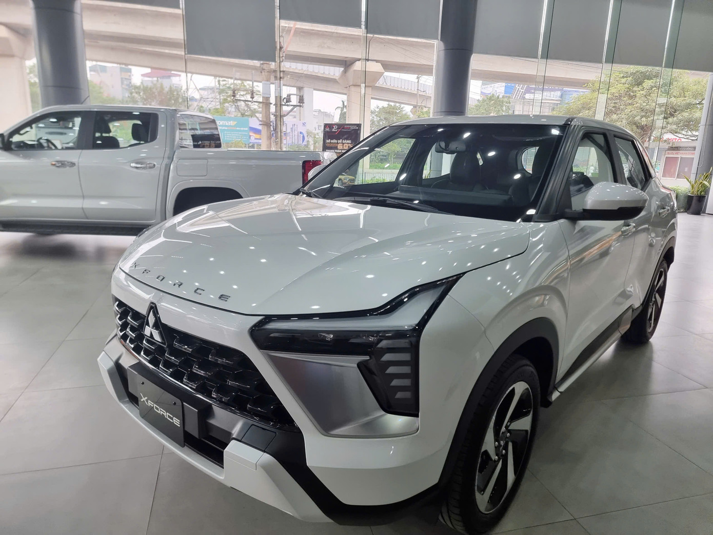 Dù mới ra mắt đầu năm 2024, Mitsubishi Xforce đang trở thành hiện tượng khi doanh số có lúc dẫn đầu phân khúc và vượt qua các đối thủ . Dù mới ra mắt đầu năm 2024, Mitsubishi Xforce đang trở thành hiện tượng khi doanh số có lúc dẫn đầu phân khúc và vượt qua các đối thủ .
